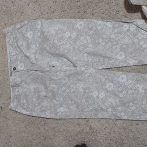 Floral Old Navy Capris